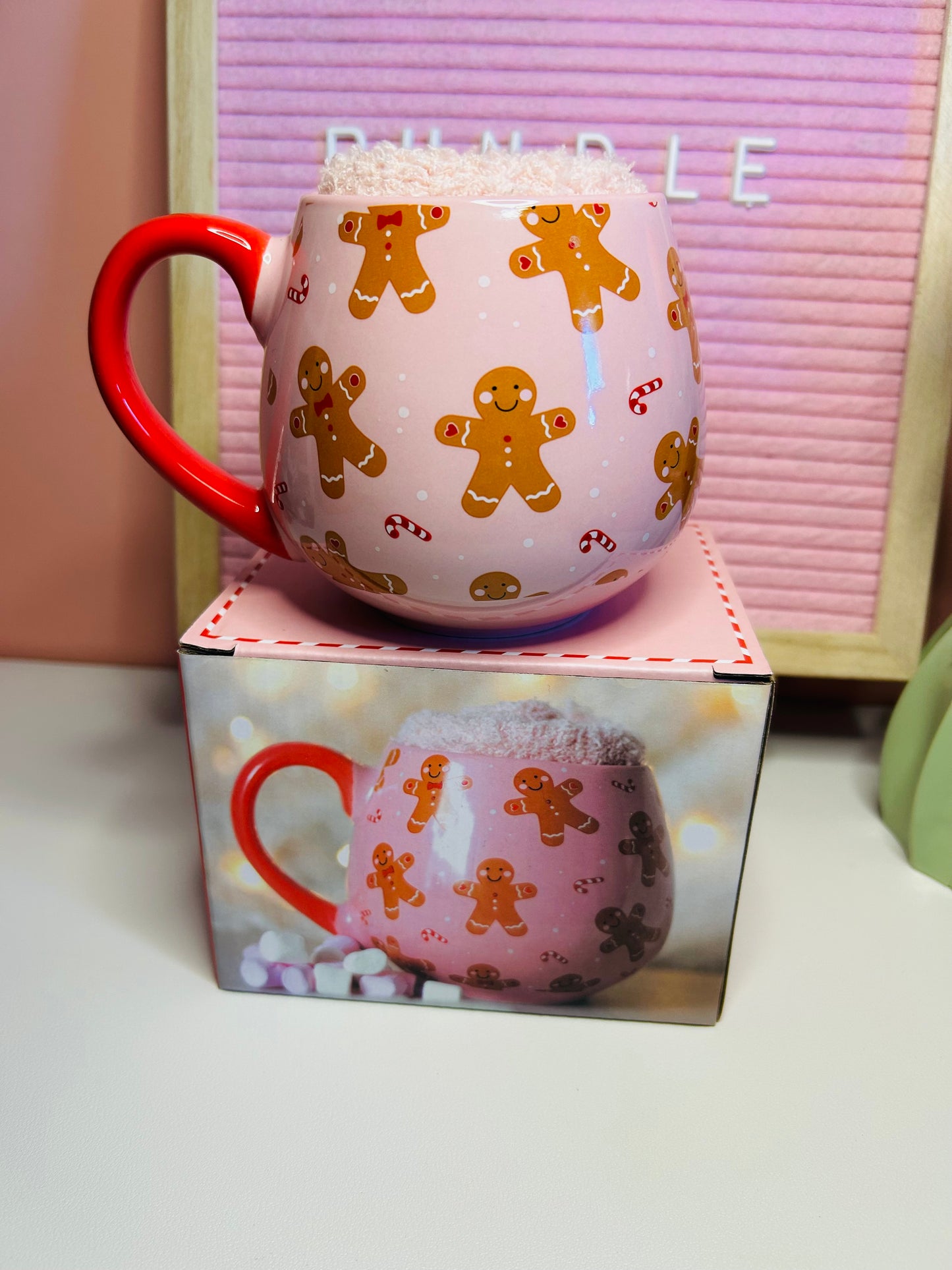 Pink Gingerbread Rounded Mug & Fluffy Socks Gift Set