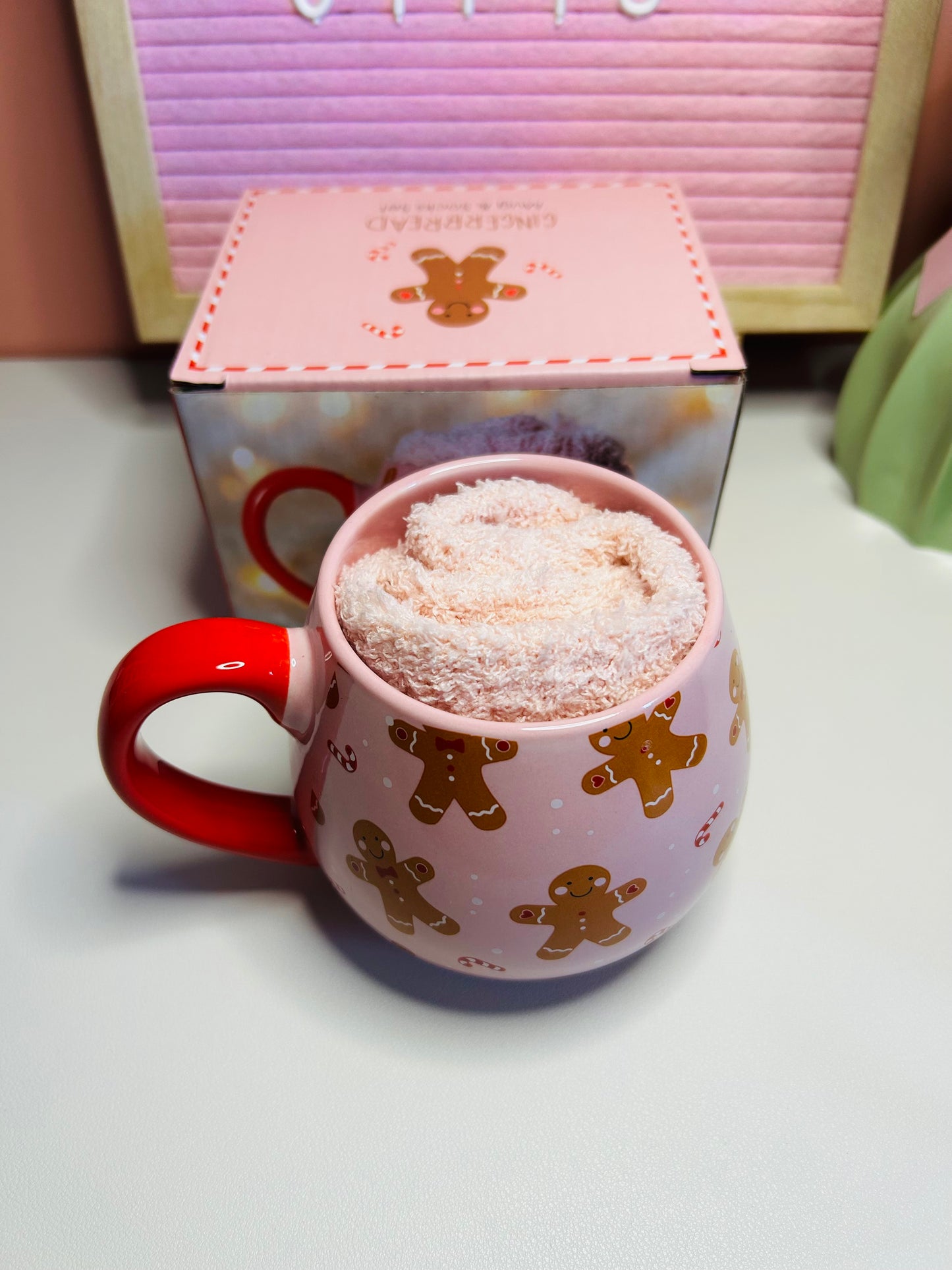 Pink Gingerbread Rounded Mug & Fluffy Socks Gift Set